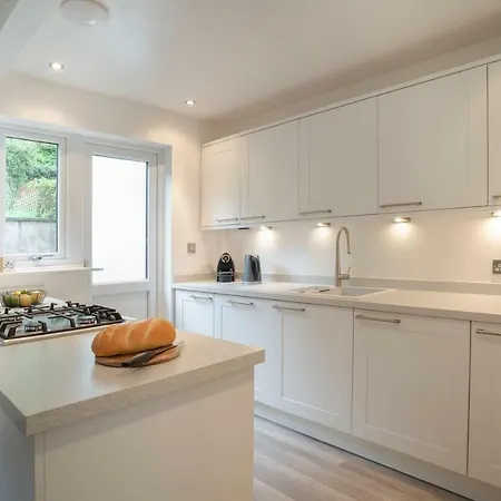 펜션 Contemporary 3 Bedroom - Close To Central - Parking 앰블사이드